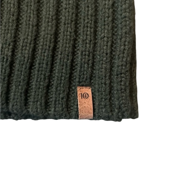 Tentree Women’s Deep Green Knitted Sweater - Picture 4 of 15